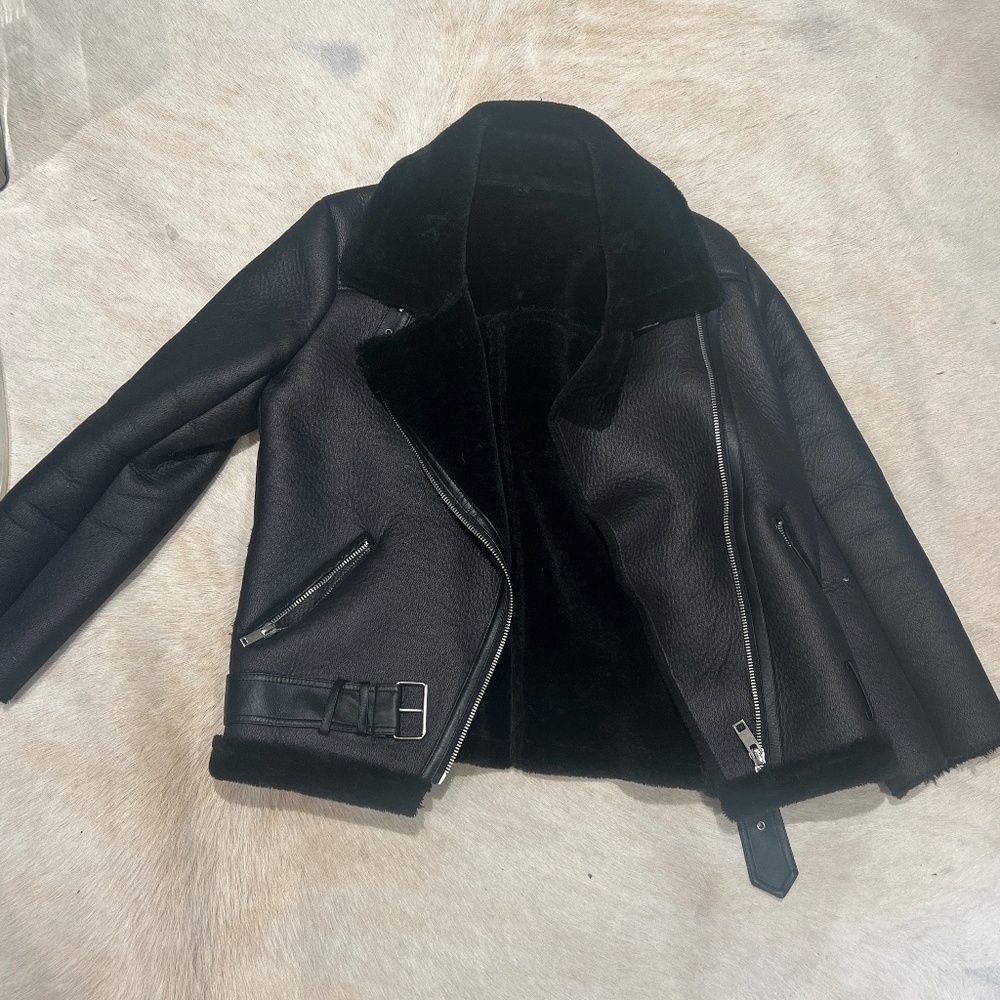 Faux Leather with Fur Inside Zips with waist Belt and Zip Pockets  SZ M